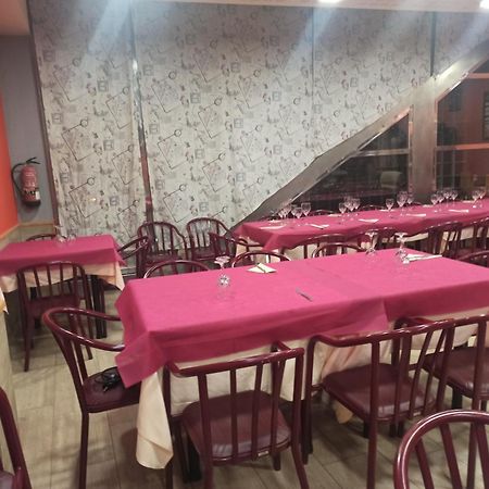 Hostal Restaurante Baraka Alagón Extérieur photo