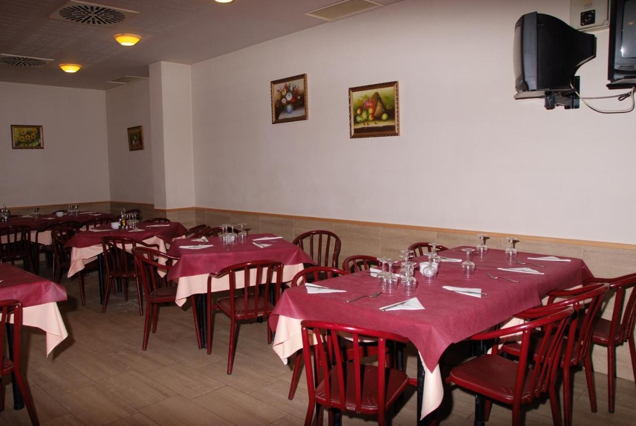 Hostal Restaurante Baraka Alagón Extérieur photo